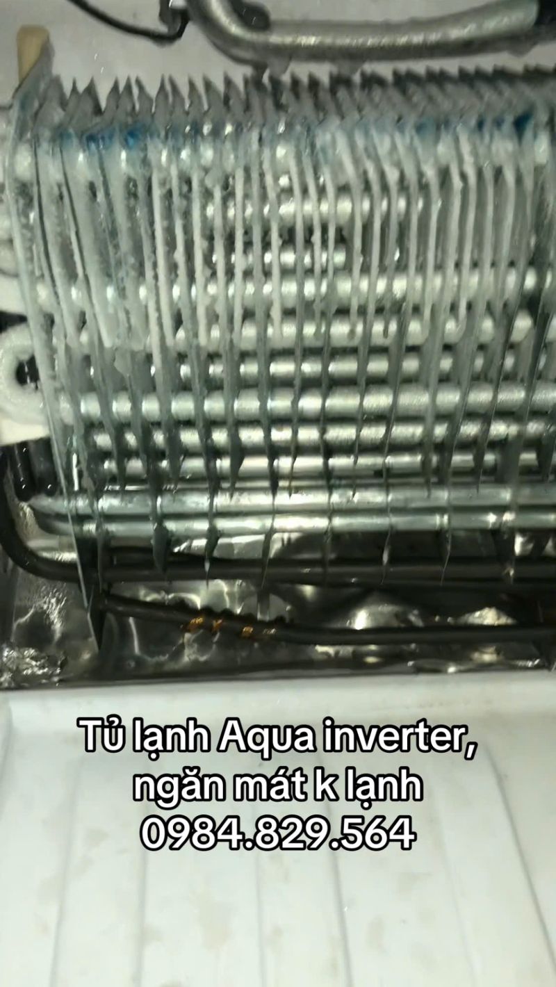 Tủ lạnh Aqua inverter ngăn mát không lạnh, dàn lạnh đóng tuyết kín do hỏng cảm biến xả đá, sửa tại Yên Phong